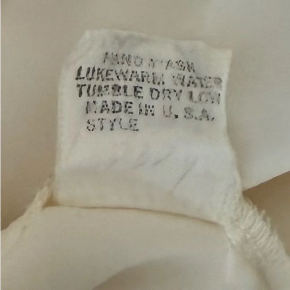 Feminine with beautiful lace detail. Made in the USA!
Travels well. - Picture 9 of 11